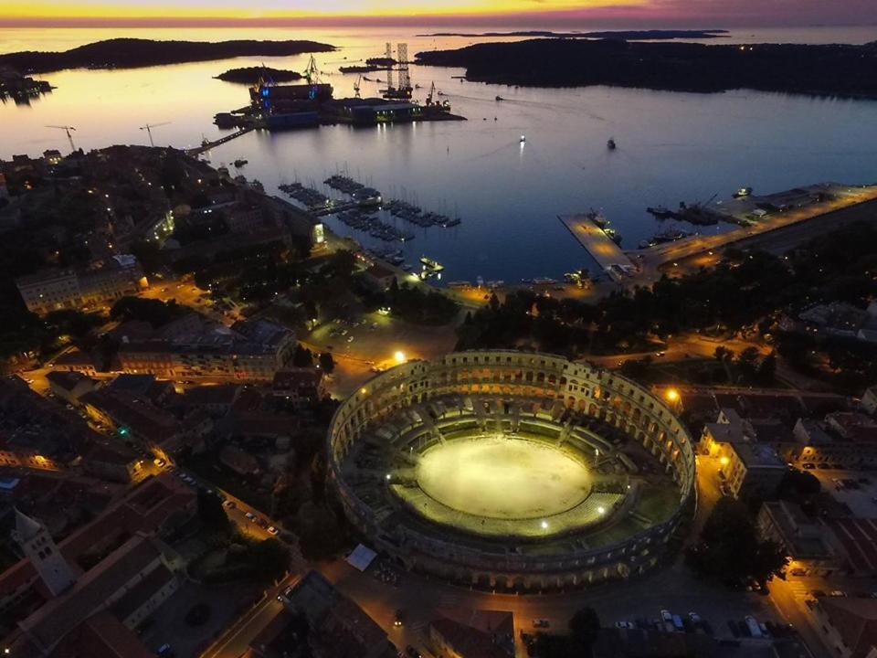 Top App 5 Min Arena Amphitheater Πούλα Εξωτερικό φωτογραφία